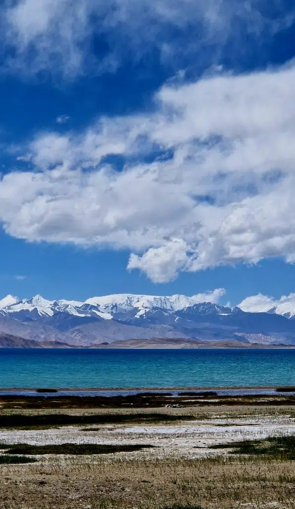 Pamir Highway Tadzjikistan Karakul lake