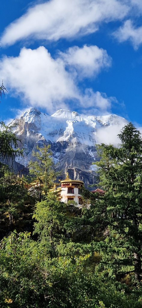 Yading hike Luorong Pasture wandelen